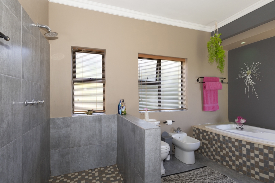 4 Bedroom Property for Sale in West Bank Eastern Cape